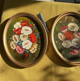 Quadri ovali con fiori vintage