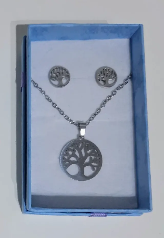 Conjuntos de acero nuevos.