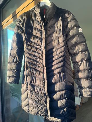 Plumífero largo Moncler negro. Talla 4 Original