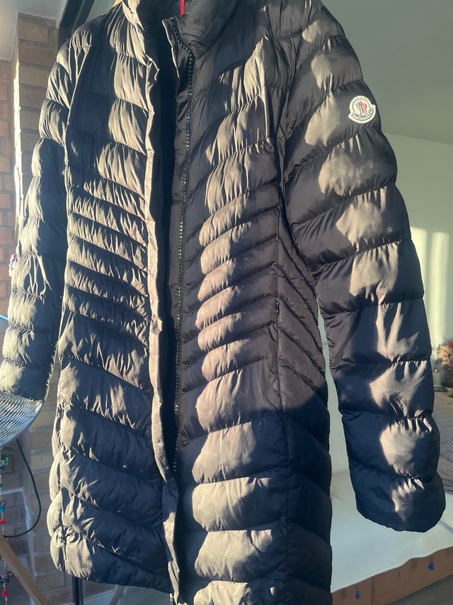 Plumífero largo Moncler negro. Talla 4 Original