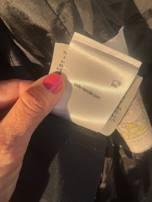 Plumífero largo Moncler negro. Talla 4 Original