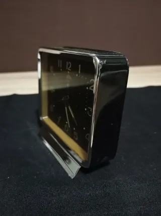 Reloj despertador negro  Polaris