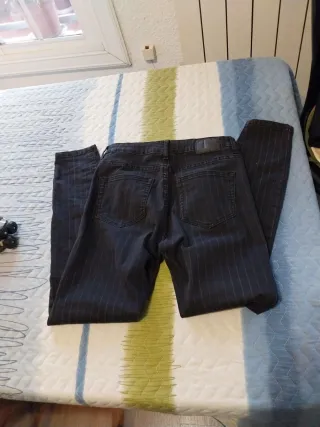 Pantalón Zara rayas blanco y negro