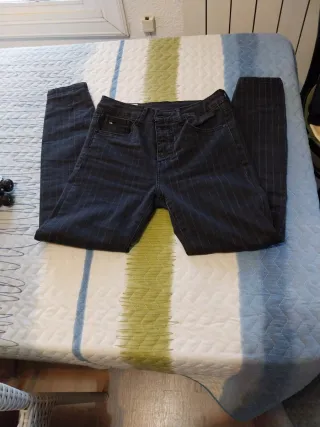 Pantalón Zara rayas blanco y negro