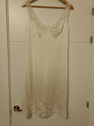 Camisón blanco con encaje