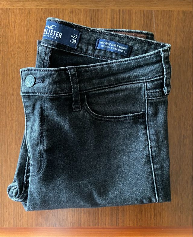 Pantalón pitillo negro Hollister