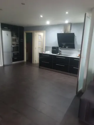 Se alquila habitación en piso compartido gastos in