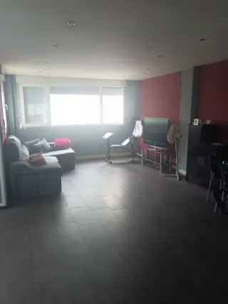 Se alquila habitación en piso compartido gastos in