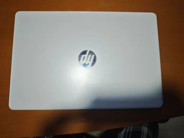 Ordenador portátil HP blanco