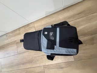 Maletín bandolera negro y gris