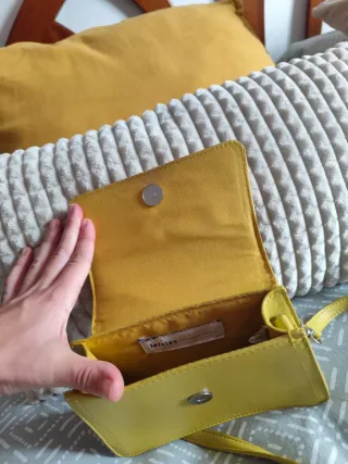 Bolso bandolera amarillo Lefties