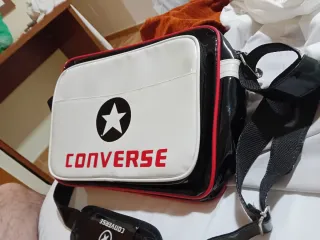 Bolso bandolera Converse blanco y negro