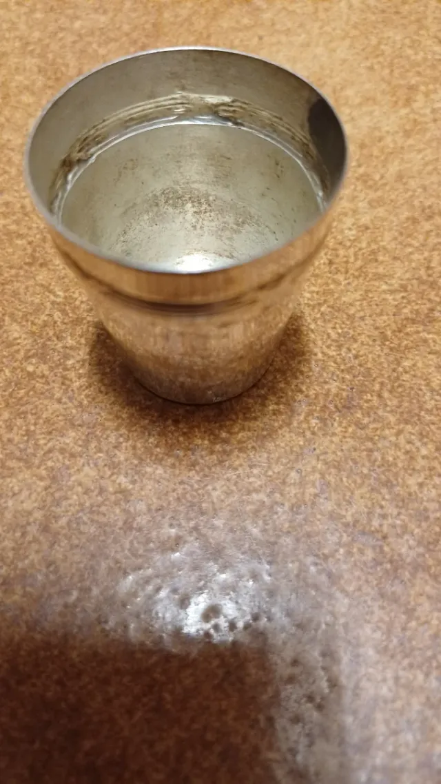 Chupito de metal plateado .Desconozco si es plata