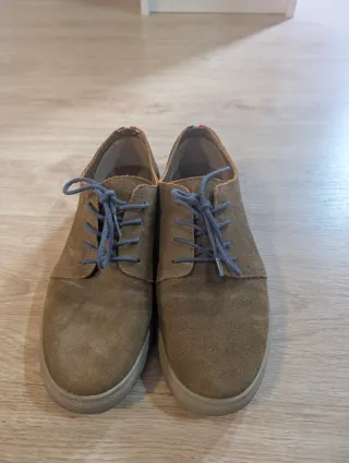 Zapatos serraje Mango marrones