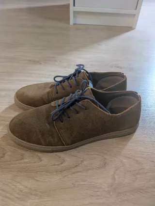 Zapatos serraje Mango marrones