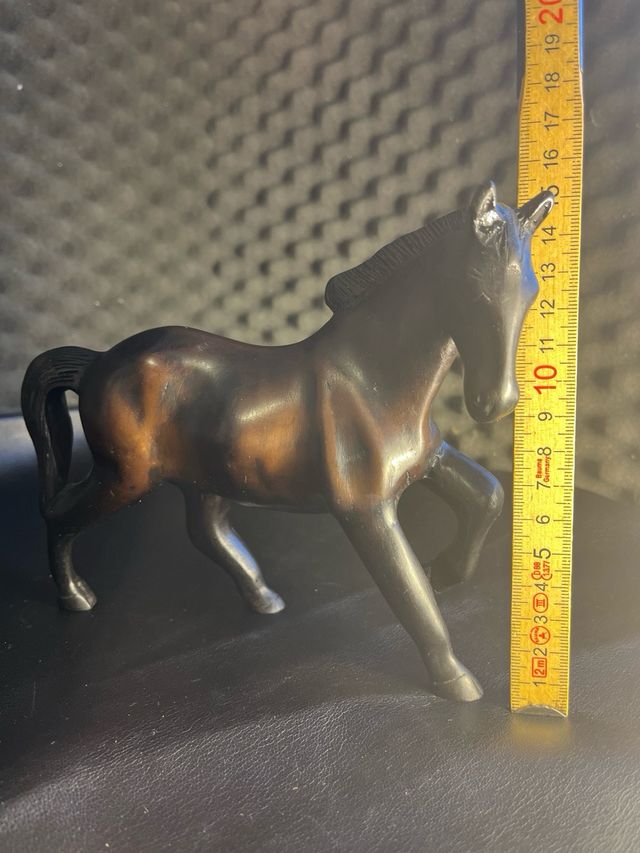 Figura equina decorativa