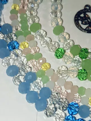 Perline colorate per creazioni