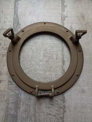 Ojo de buey redondo latón