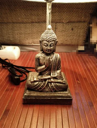 Lámpara Buda de Resina