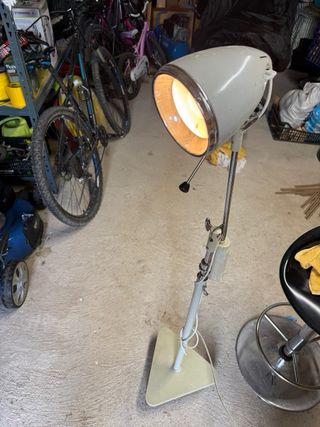 Lámpara de pie para obras