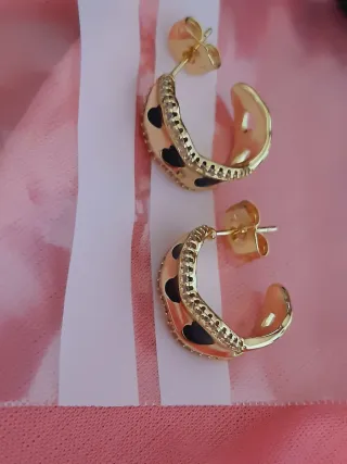 Pendientes XP Chapados en Oro Corazones Negros