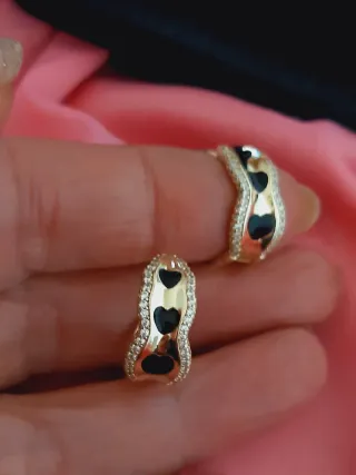 Pendientes XP Chapados en Oro Corazones Negros