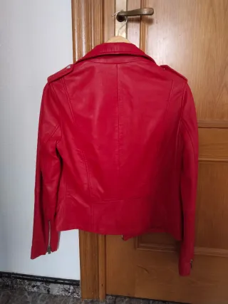 Chaqueta cuero roja Mango talla S/M 38/40