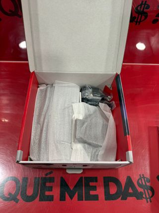 Consola Nintendo Switch 2 + Mario Kart World.