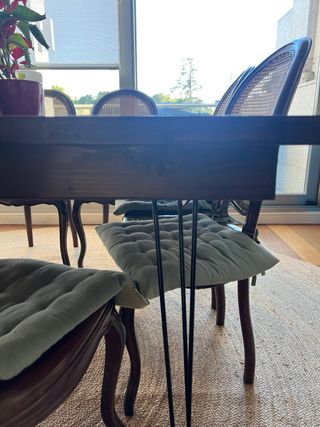 Mesa de comedor de madera maciza