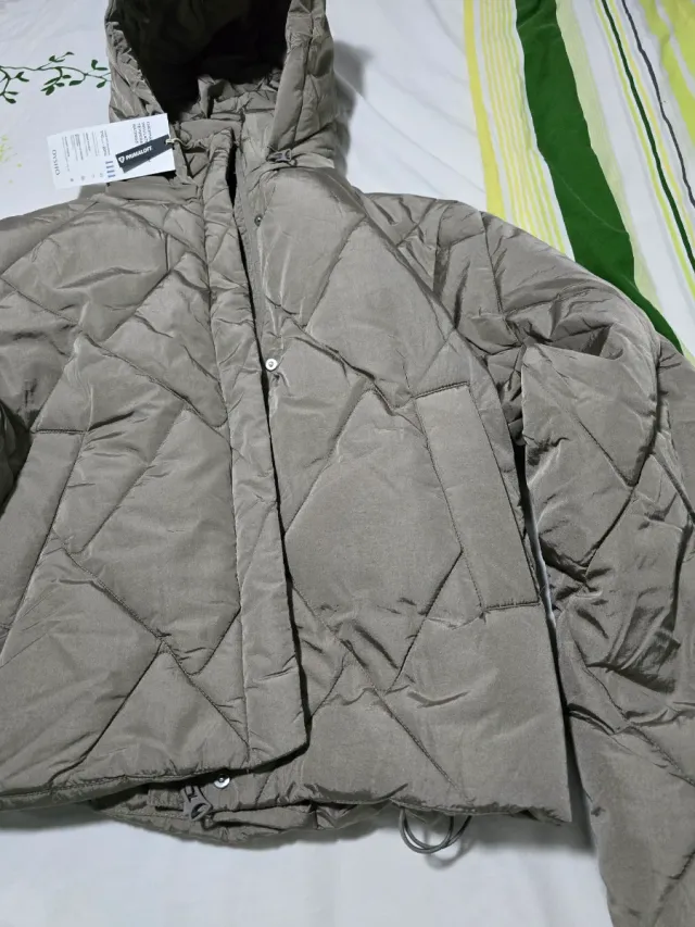 Abrigo Oysho acolchado gris talla L