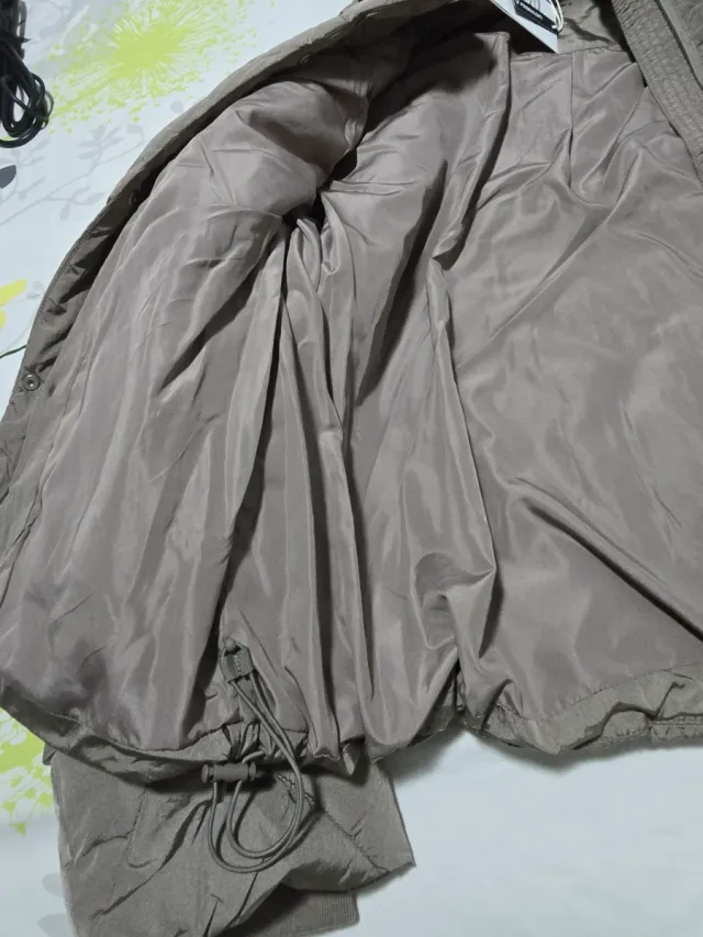 Abrigo Oysho acolchado gris talla L