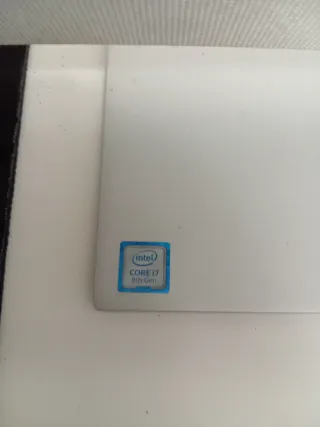 HP All-in-One 27 i7 1050