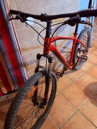 Bicicleta de Montaña Roja