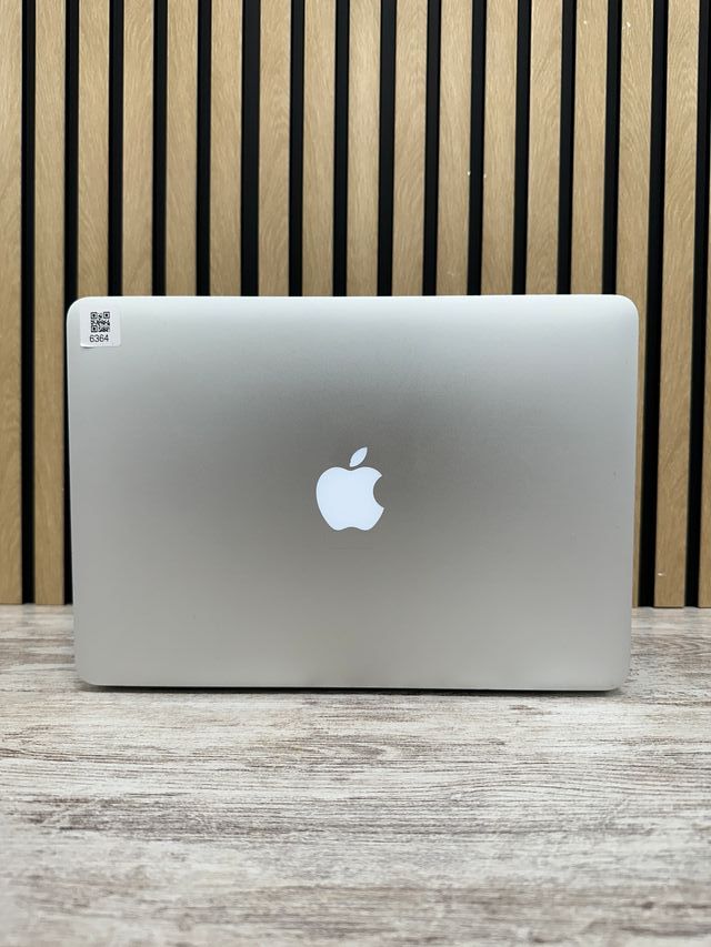 MacBook Pro 13" 2015 i5 16gb 500gb SSD