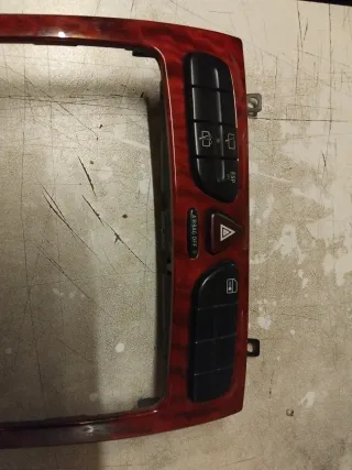 Consola Mercedes W203