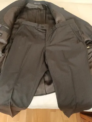 Traje de hombre gris marengo con ralla