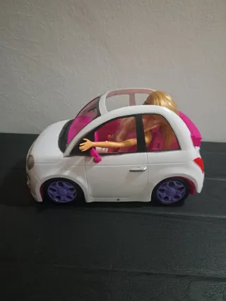 Auto Barbie Fiat 500 con 2 bambole Barbie e Chalse