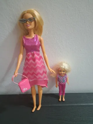 Auto Barbie Fiat 500 con 2 bambole Barbie e Chalse