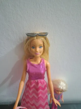 Auto Barbie Fiat 500 con 2 bambole Barbie e Chalse