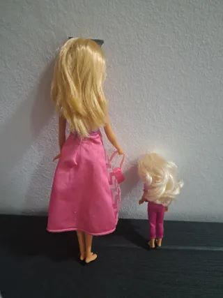 Auto Barbie Fiat 500 con 2 bambole Barbie e Chalse