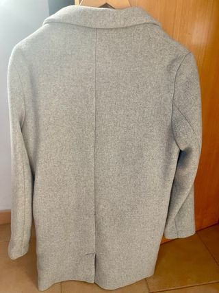 Abrigo gris Bershka