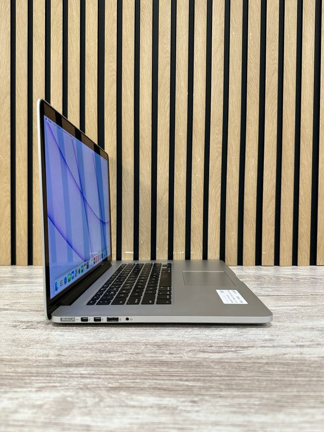 MacBook Pro 15" 2015 i7 16gb 1tb SSD