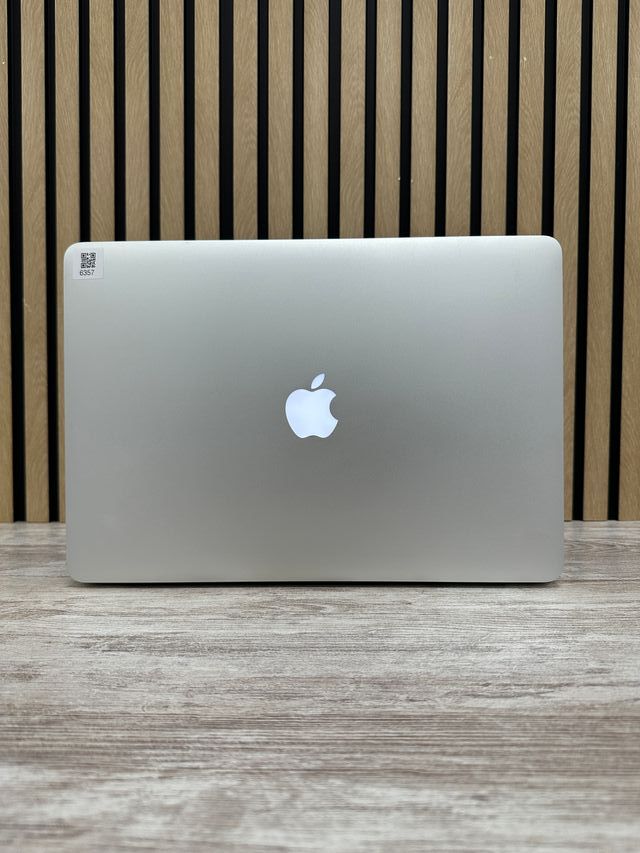 MacBook Pro 15" 2015 i7 16gb 1tb SSD