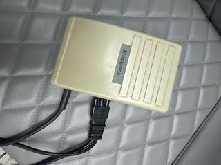 Máquina de coser AEG