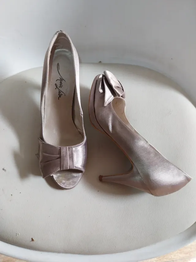 Tacones Mónica Iuste Beige Talla 39