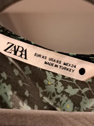 Vestido boho Zara floral verde y negro