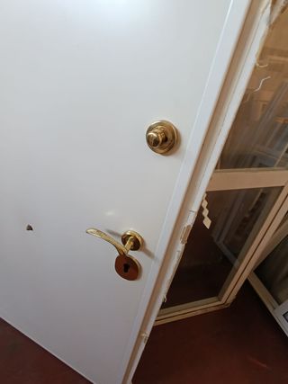 Puerta maciza de 92x208 hay que cogerla entre 2-3!