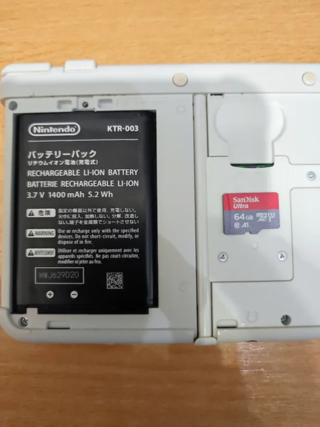 Nuovo Nintendo 3DS + Custodia Zelda + microsd 64gb