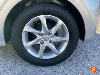 Peugeot 208 5P STYLE 1.2L PureTech 110