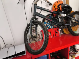 Bicicleta de Trial (soporte cascos PlayStation)